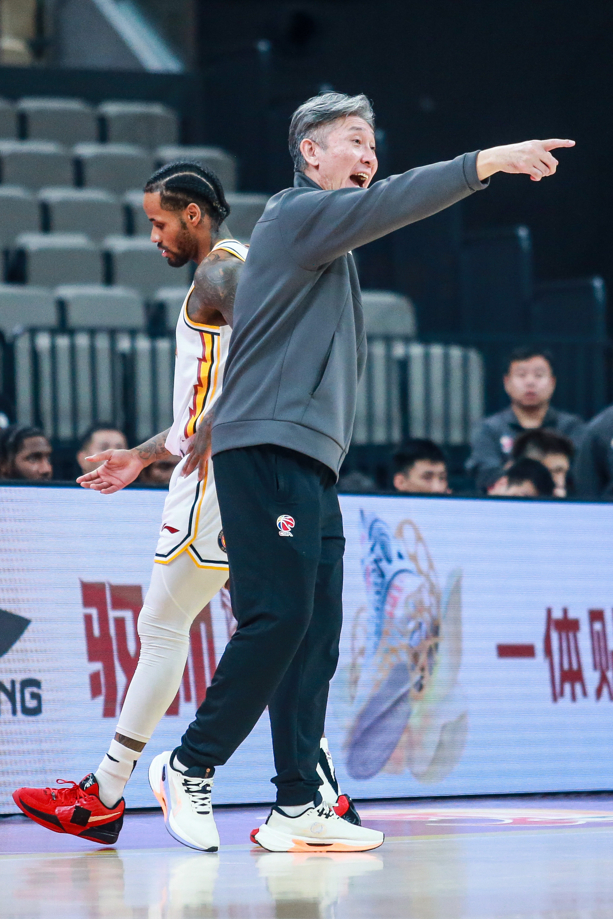 关于NBA季后赛赛前再迎强敌，AC米兰强势反弹，主帅态度——球迷炸锅，临场指挥获称赞的信息