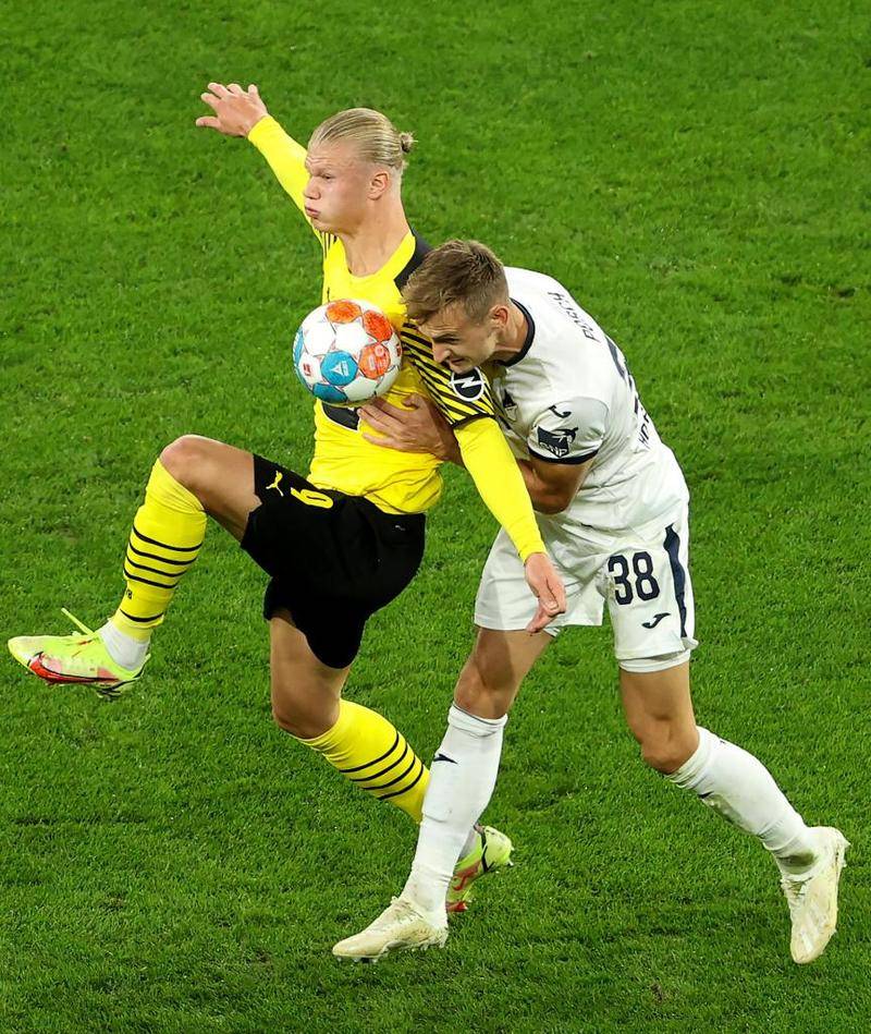 转折点!多特蒙德单刀错失,德甲国际比赛日攻防权衡,话题不断,细节决定成败的简单介绍 转折点!多特蒙德单刀错失,德甲国际比赛日攻防权衡,话题不断,细节决定成败的简单介绍